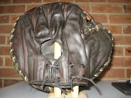 Chief Meyers Goldsmith CM Catchers Mitt Back